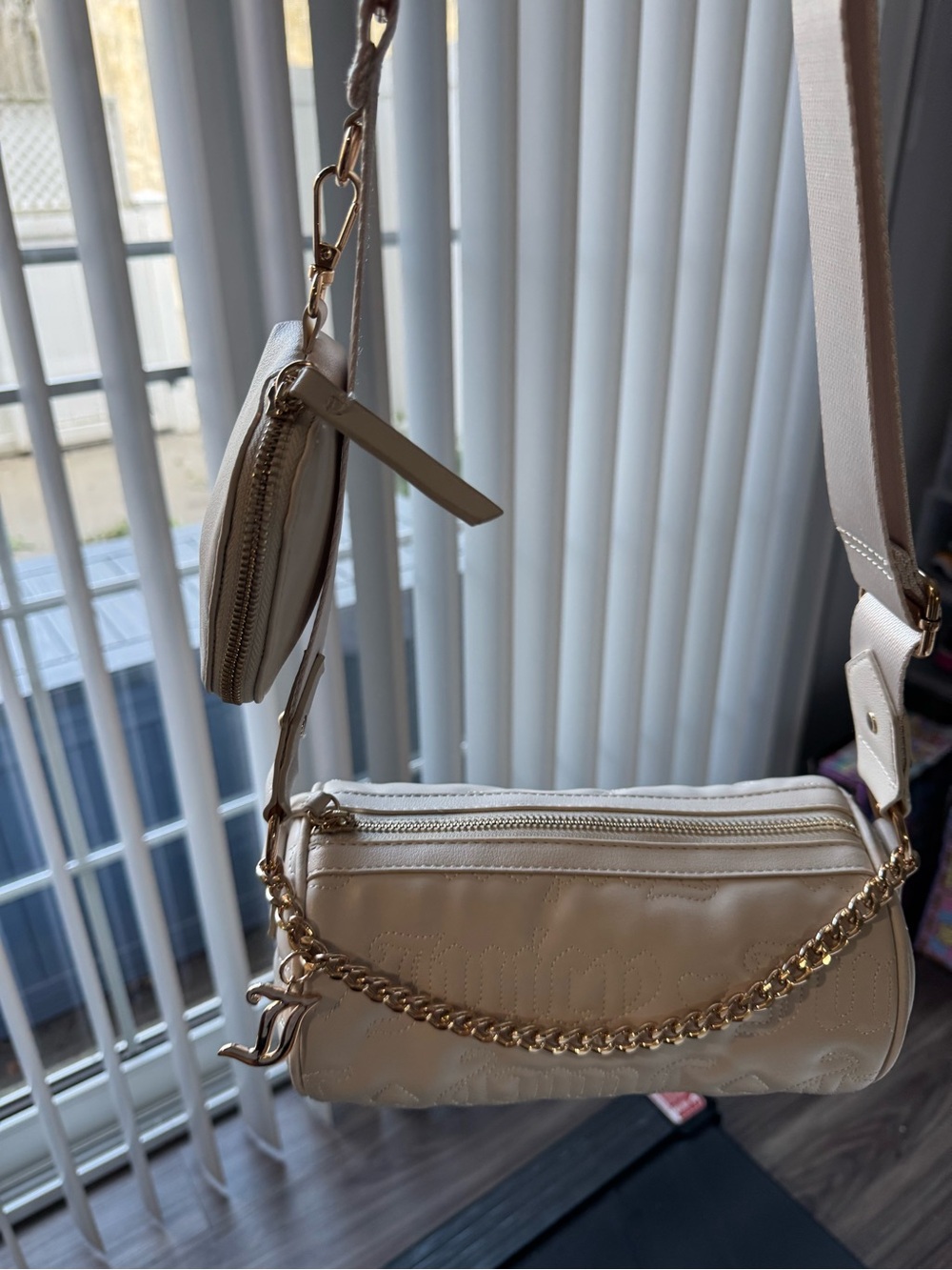 *NWOT* Juicy Couture Barrel Crossbody Bag with Gold Charm & Chain